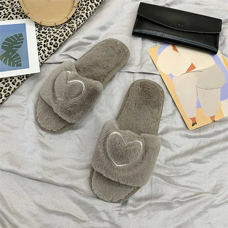 Plush slippers for women